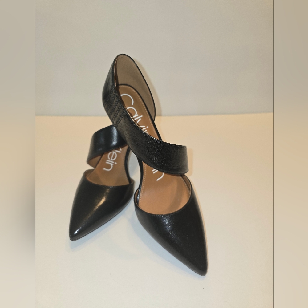 Calvin Klein Black Cross Stap w/Gold Accent Heel Size 6.5
